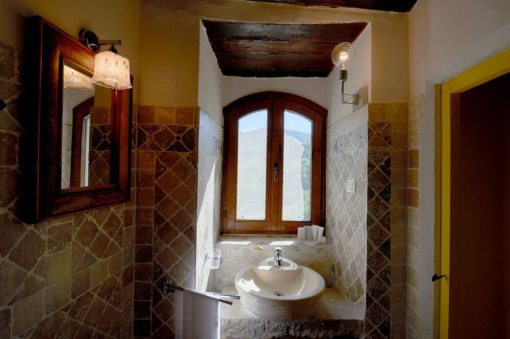 Photo of Bathroom in Strettura