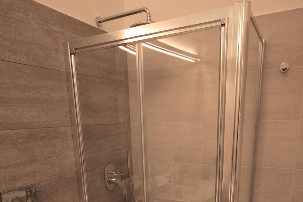 Photo of Bathroom in EUR