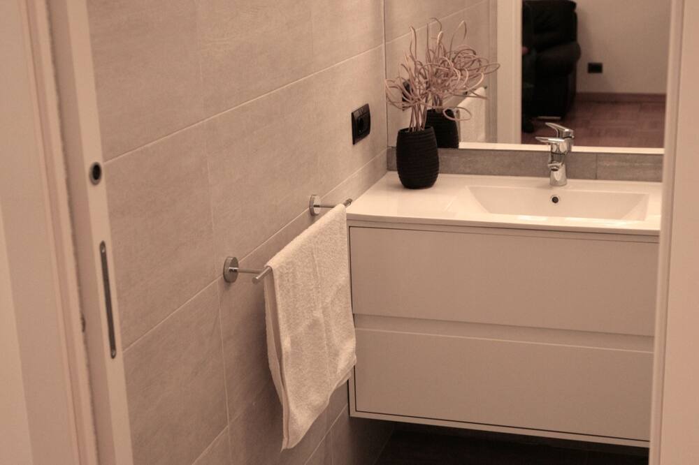 Photo of Bathroom in EUR