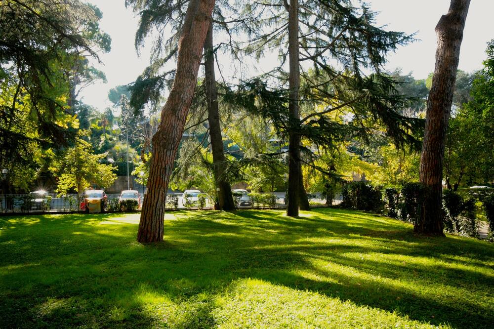 Photo of Outdoor in EUR