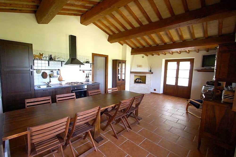 Photo of Kitchen in Amelia