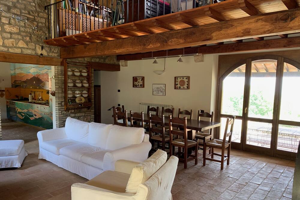 Photo of Livingroom in Acqualoreto