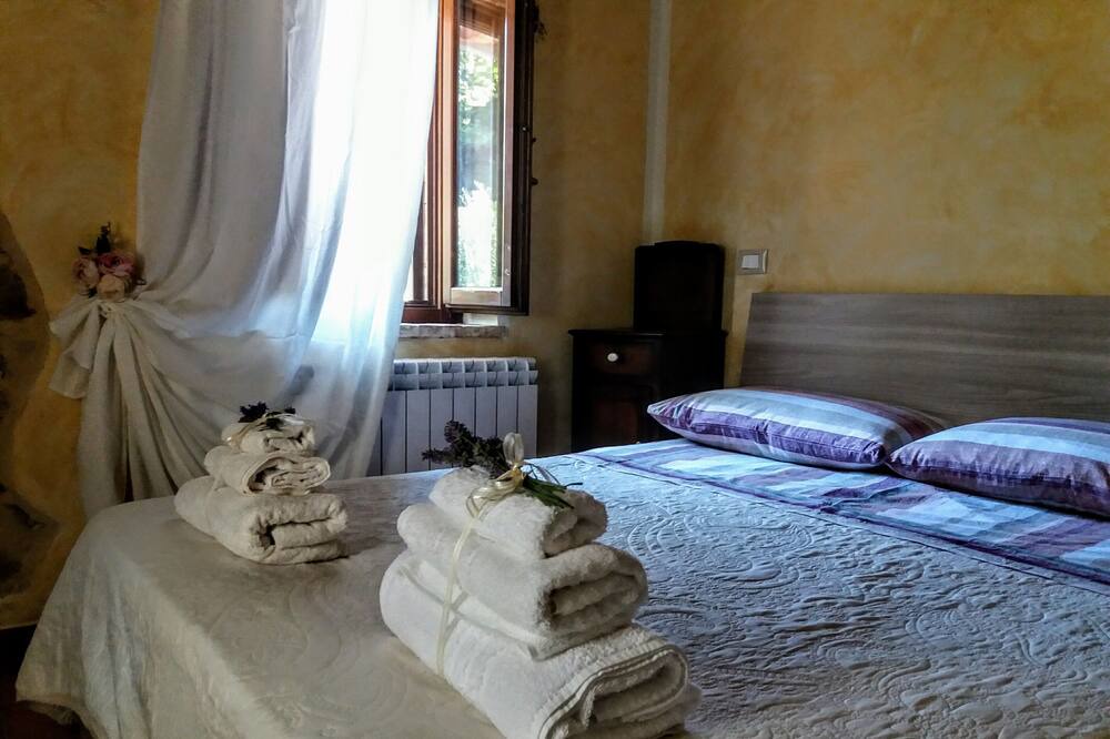 Photo of Bedroom in Collemancio