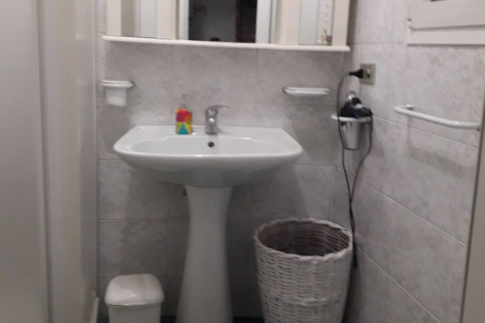 Photo of Bathroom in Massafra