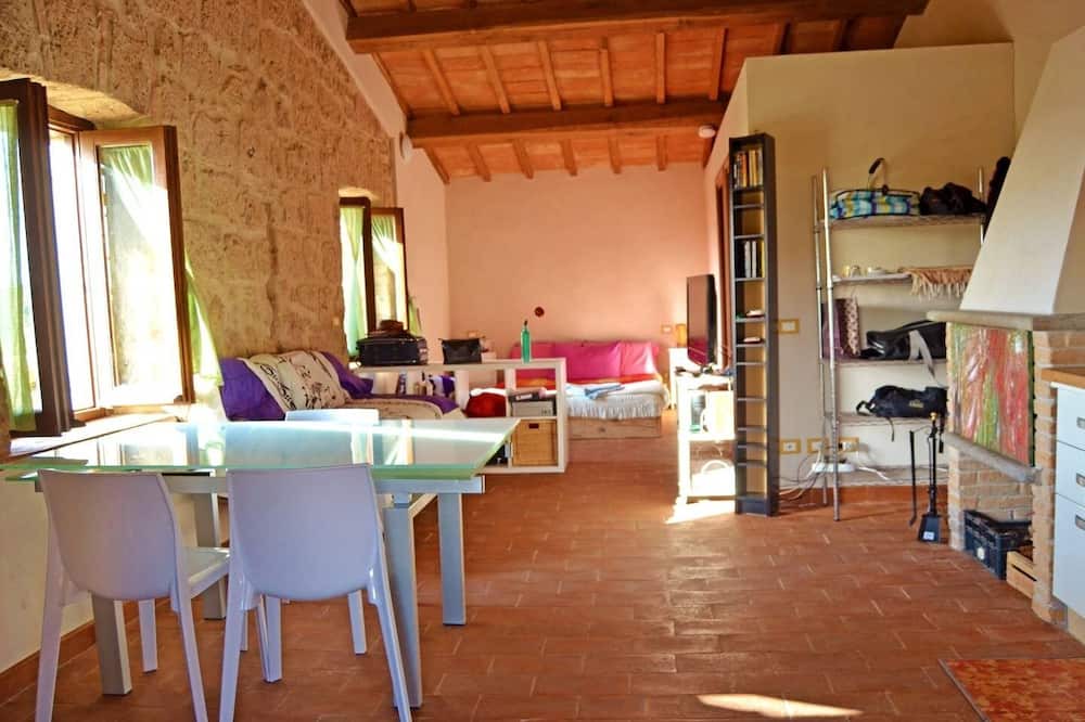 Photo of Livingroom in Nepi