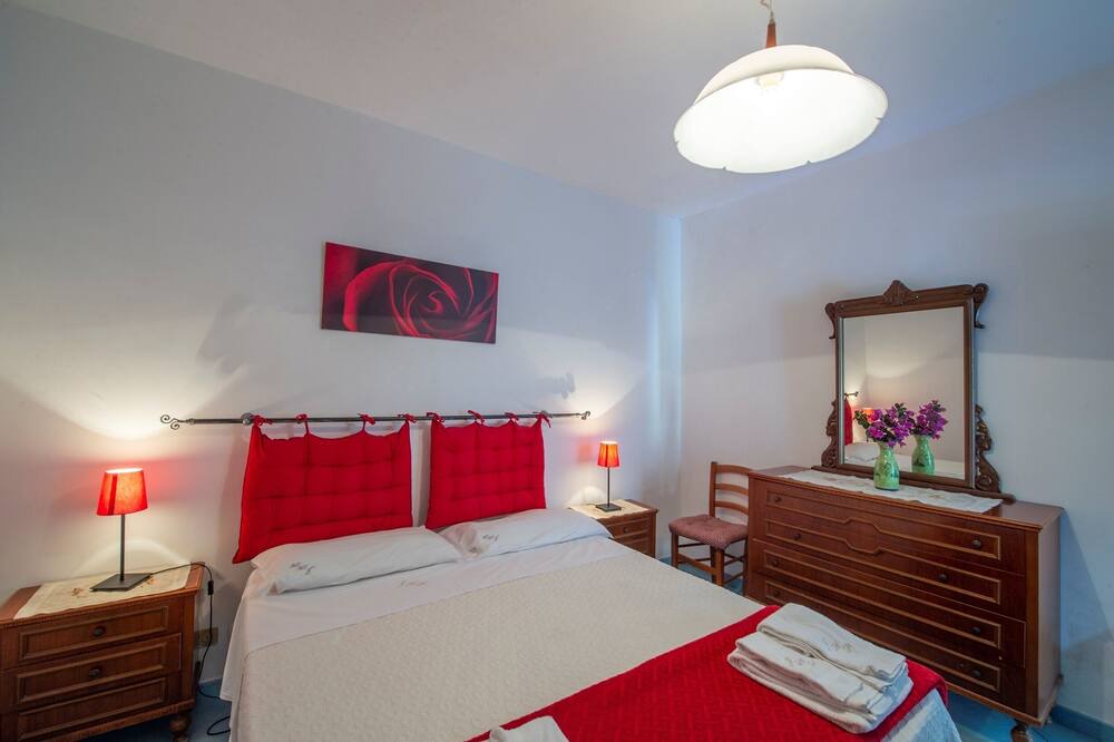 Photo of Bedroom in Furore
