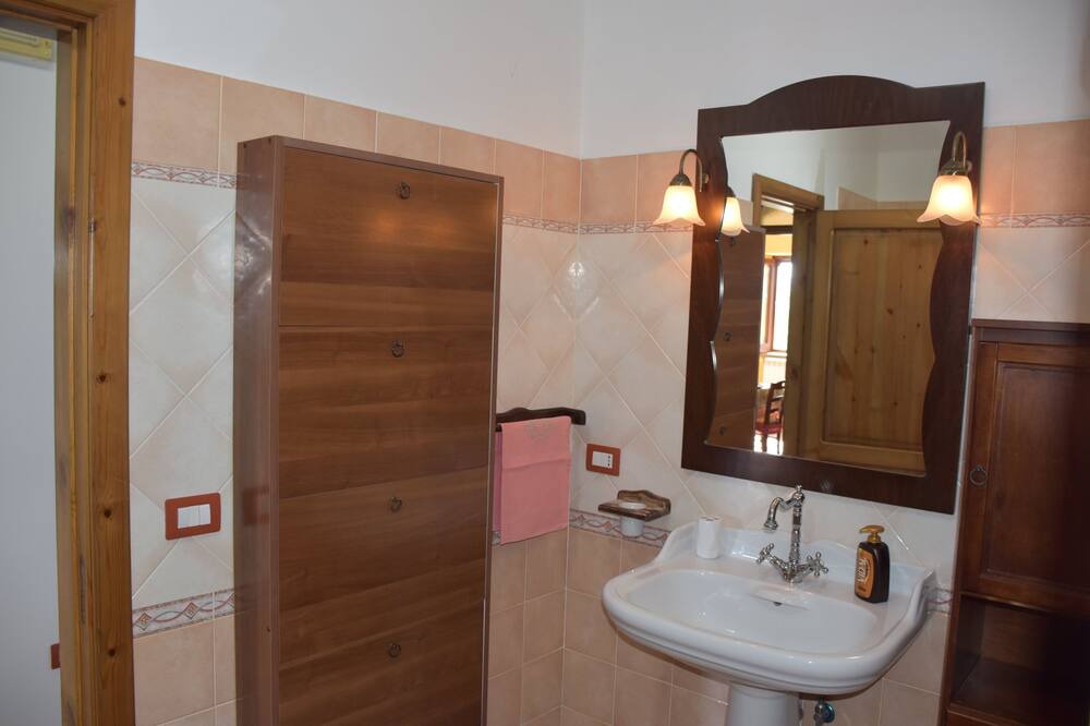 Photo of Bathroom in Castellabate