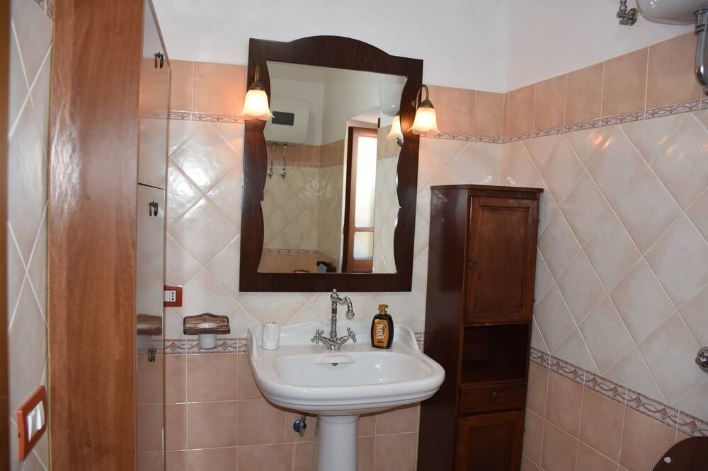 Photo of Bathroom in Castellabate