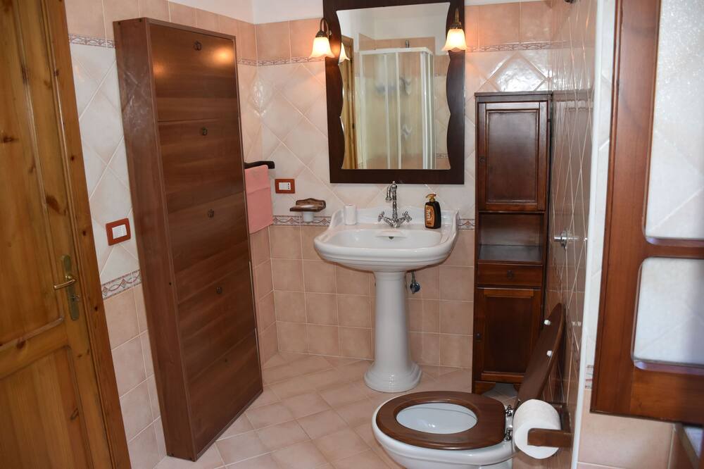 Photo of Bathroom in Castellabate