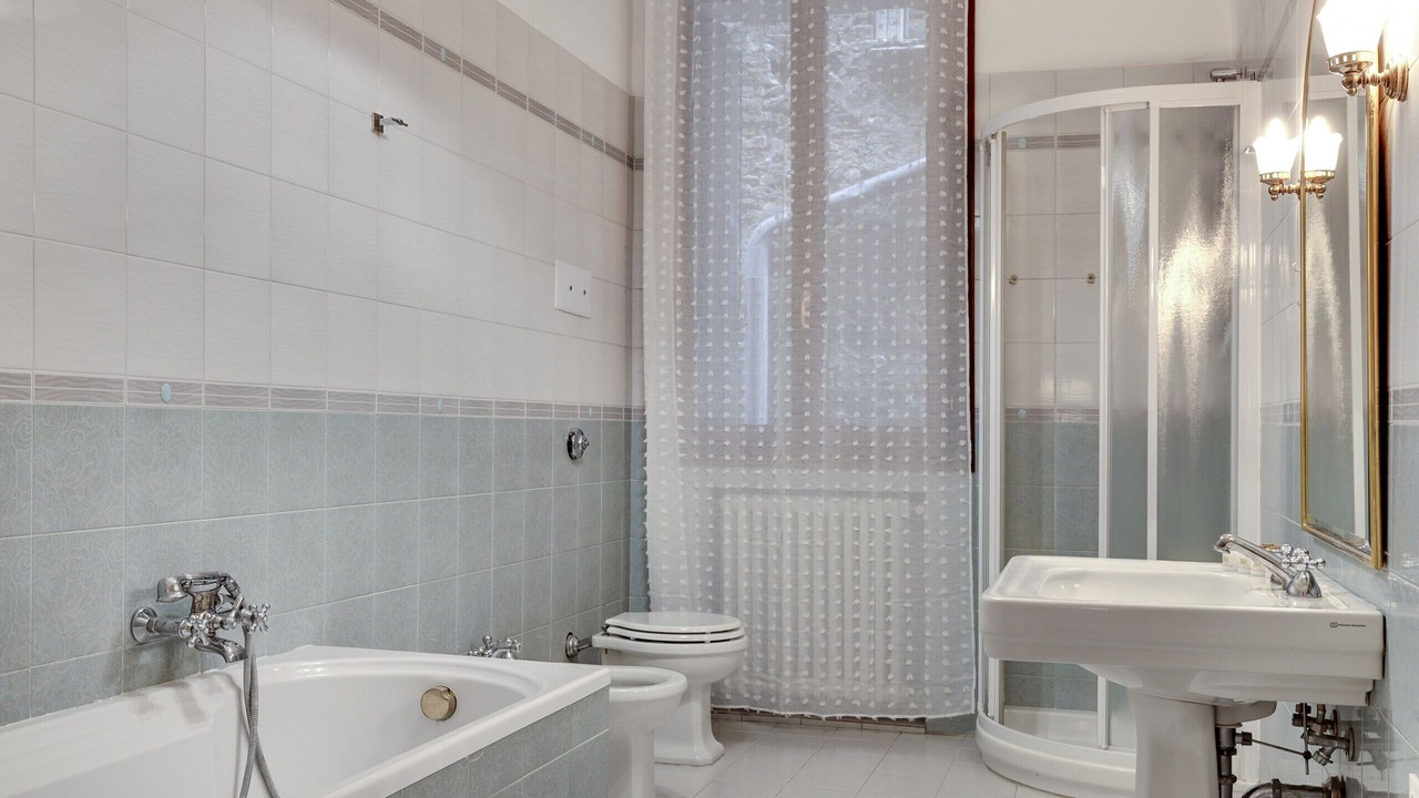 Photo of Bathroom in Dorsoduro