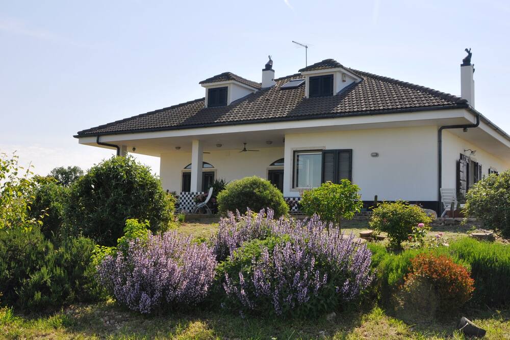 Photo of Outdoor in Noci