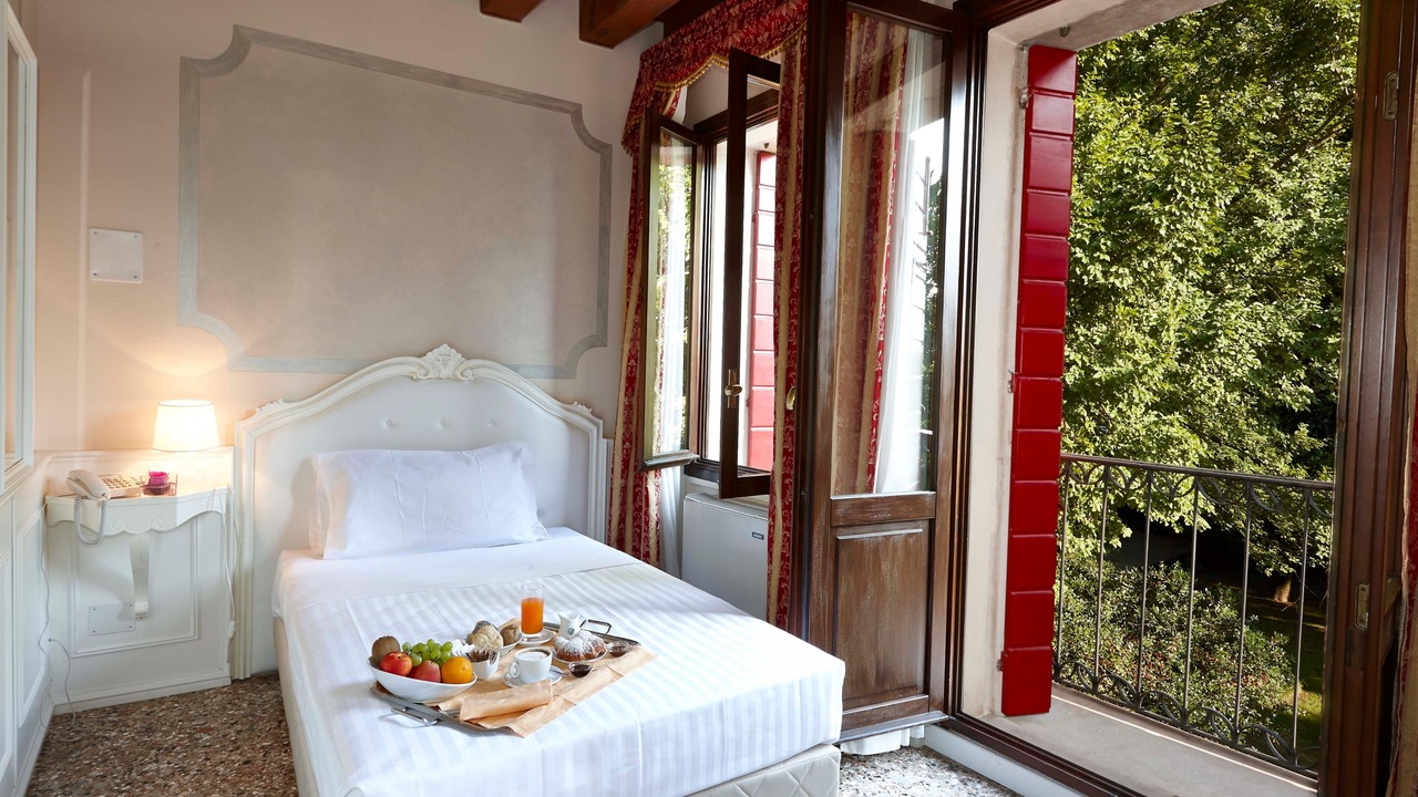 Photo of Bedroom in Mirano