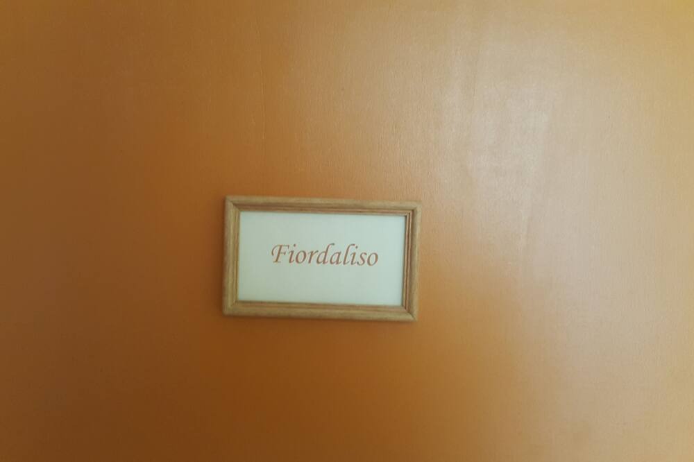 Photo of Bedroom in Capodimonte