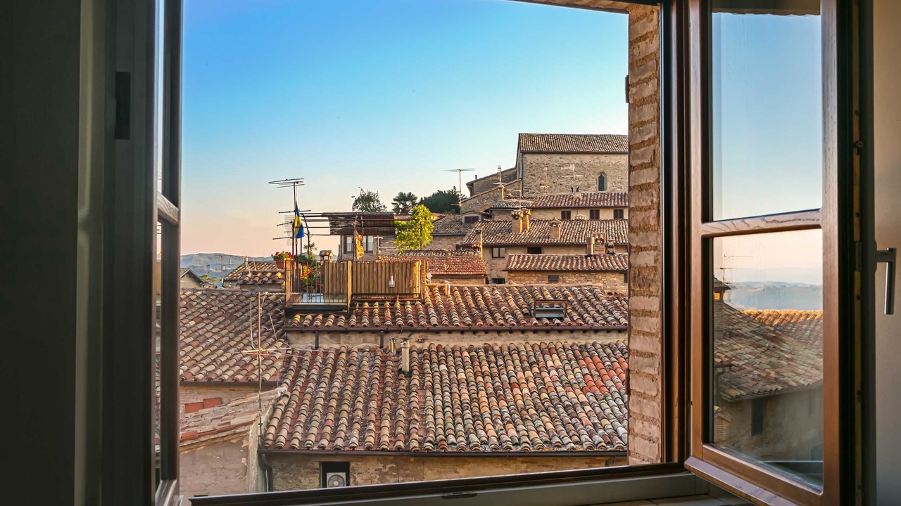 Photo of Others in Montone