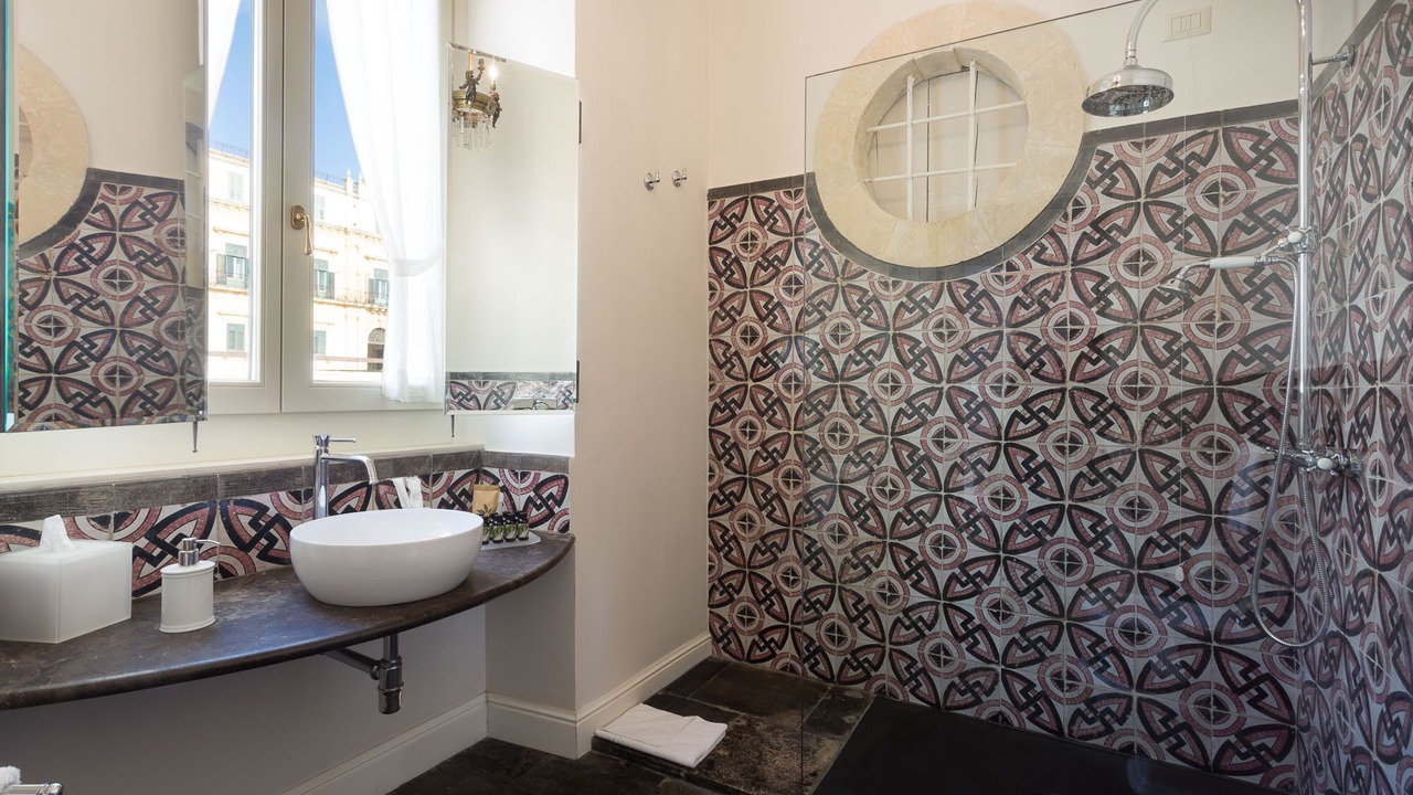 Photo of Bathroom in Noto Historic Centre