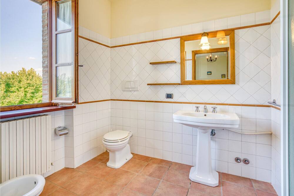 Photo of Bathroom in Valfabbrica