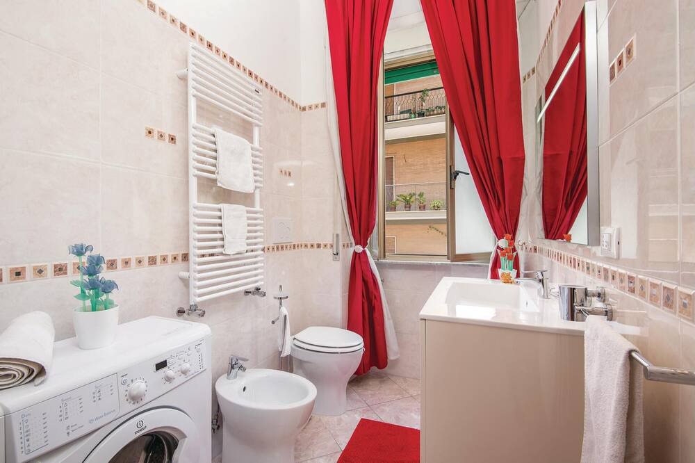 Photo of Bathroom in Monteverde Nuovo