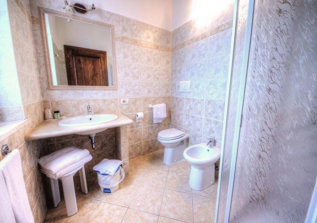 Photo of Bathroom in Saturnia