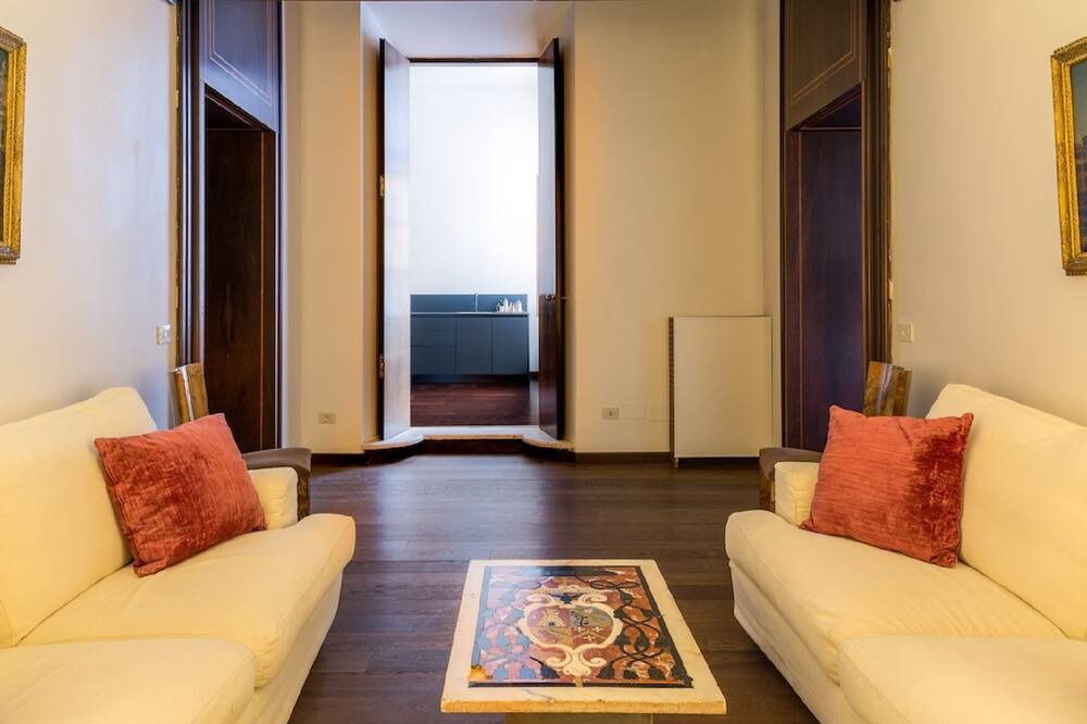 Photo of Livingroom in Rione IX Pigna