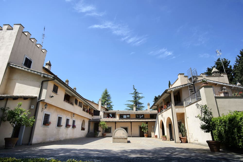Photo of Outdoor in Cassia