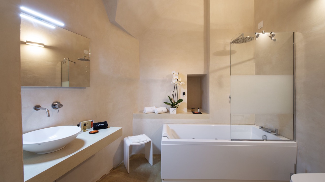 Photo of Bathroom in Gallipoli Historic Center