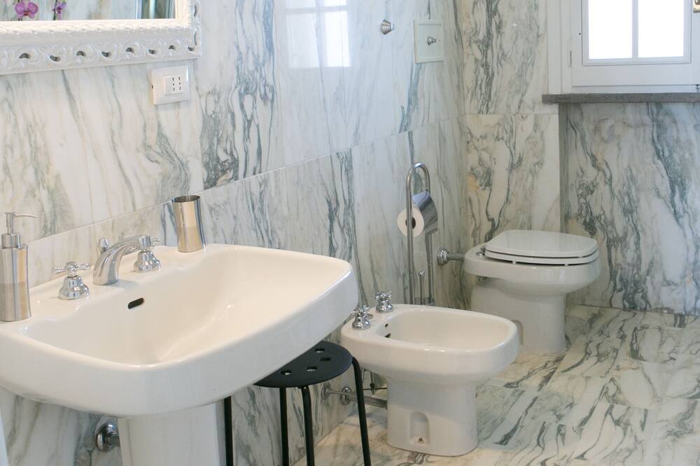 Photo of Bathroom in Trani