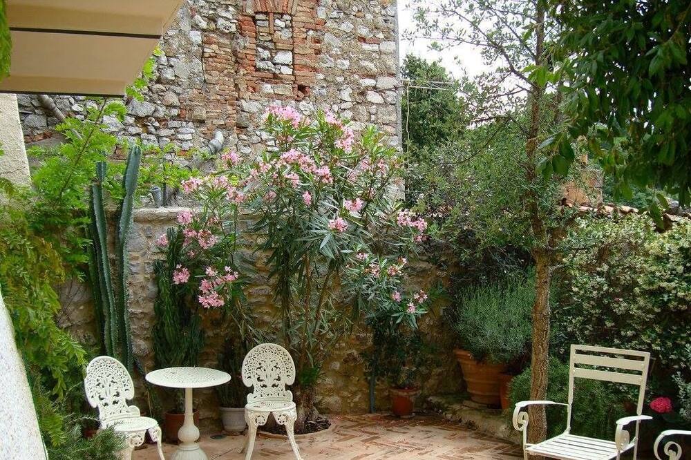 Photo of Outdoor in Semproniano