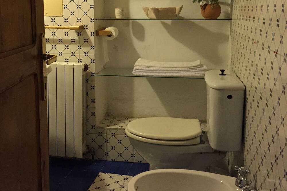 Photo of Bathroom in Amelia
