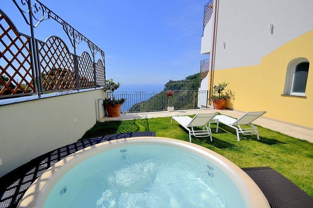 Photo of Outdoor in Pontone