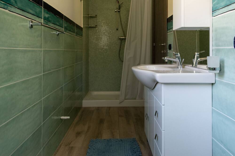 Photo of Bathroom in Marina Lido