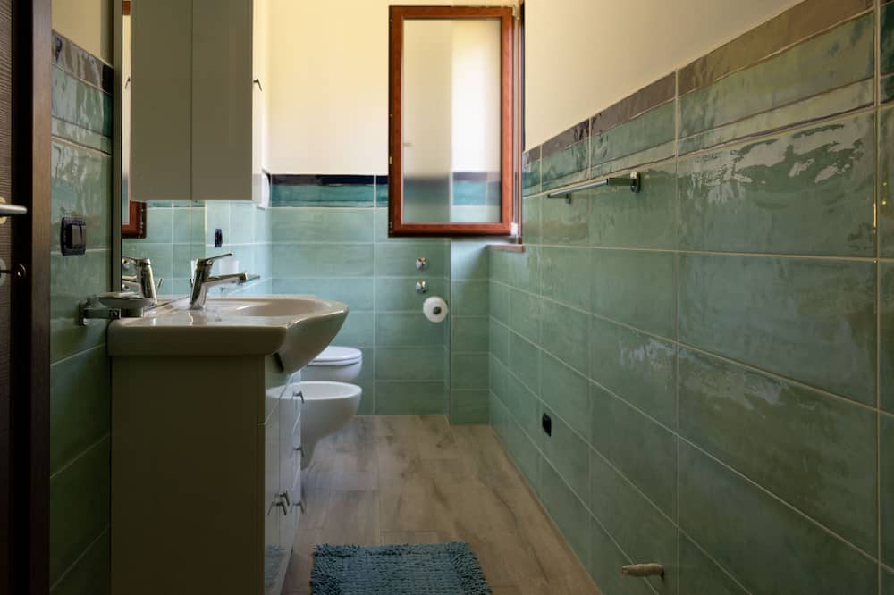 Photo of Bathroom in Marina Lido