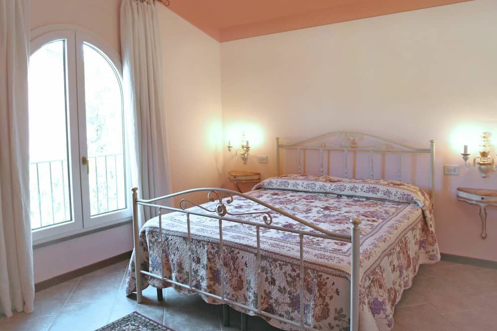 Photo of Bedroom in Montopoli in Val d'Arno