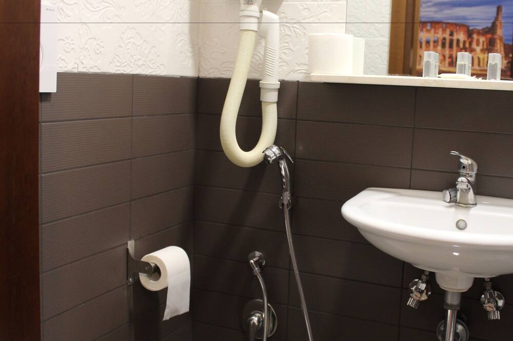 Photo of Bathroom in Aventine