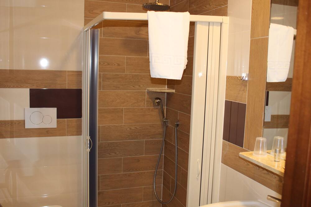 Photo of Bathroom in Aventine
