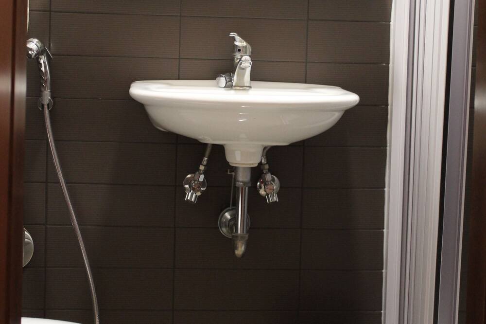 Photo of Bathroom in Aventine