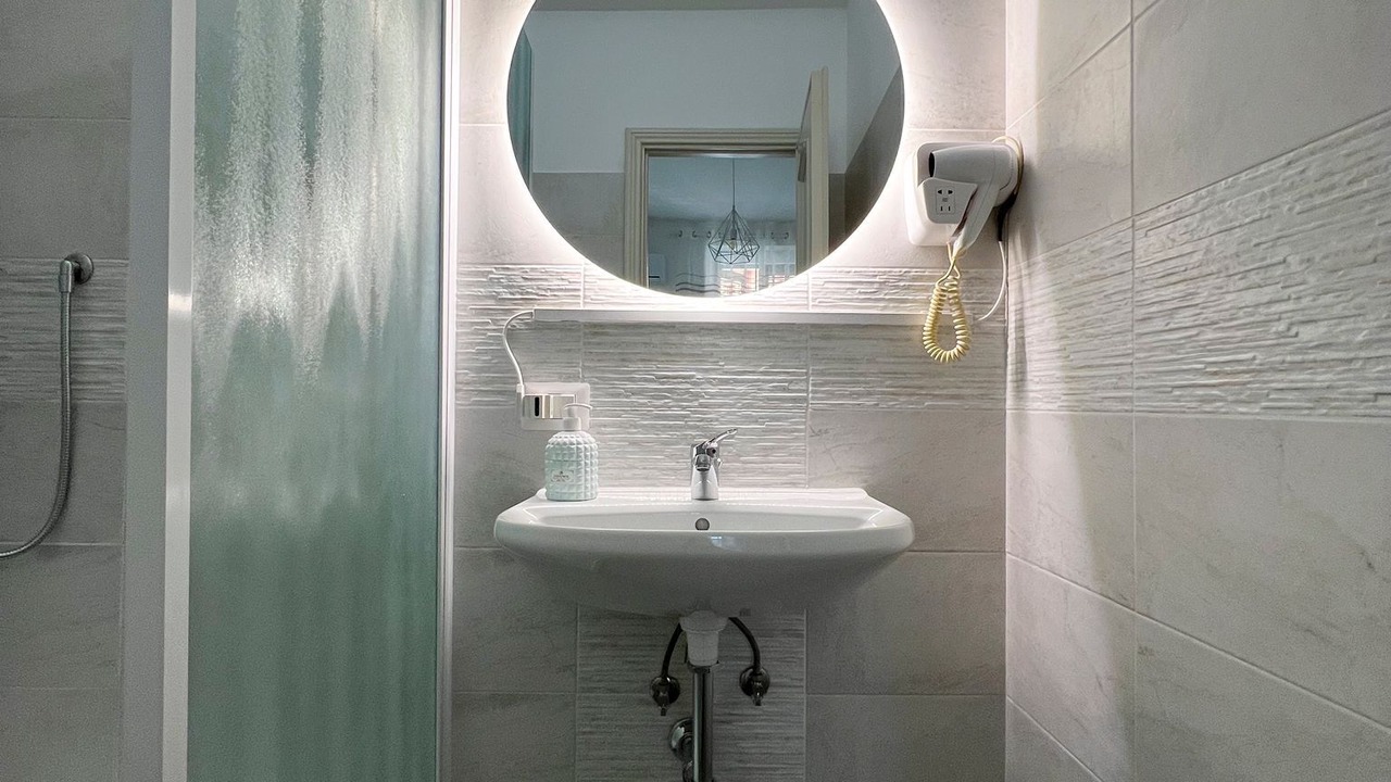 Photo of Bathroom in Quartiere XXXIII Lido di Ostia Ponente