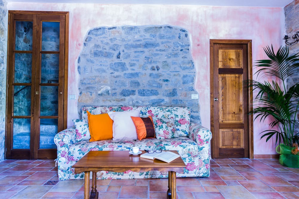 Photo of Livingroom in Petricci
