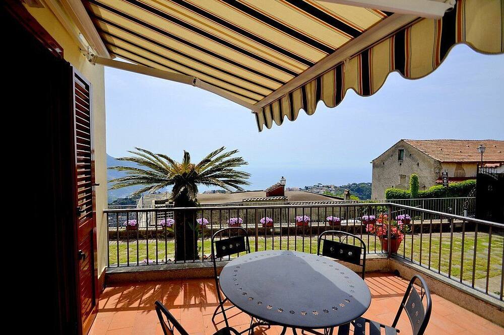 Photo of Patio Balcony in Scala