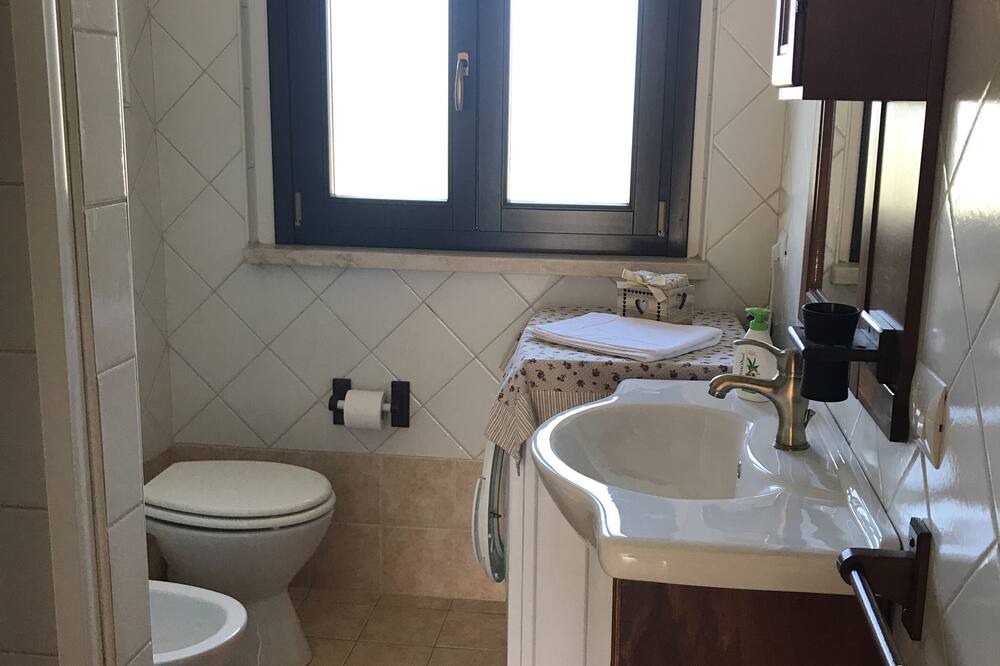 Photo of Bathroom in Rosceto