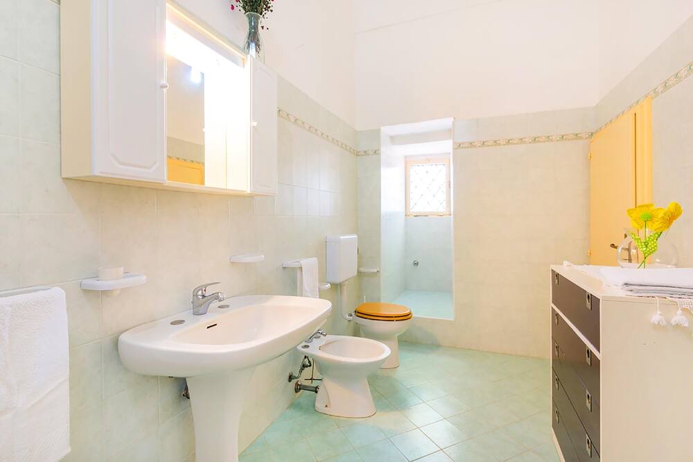 Photo of Bathroom in Alezio