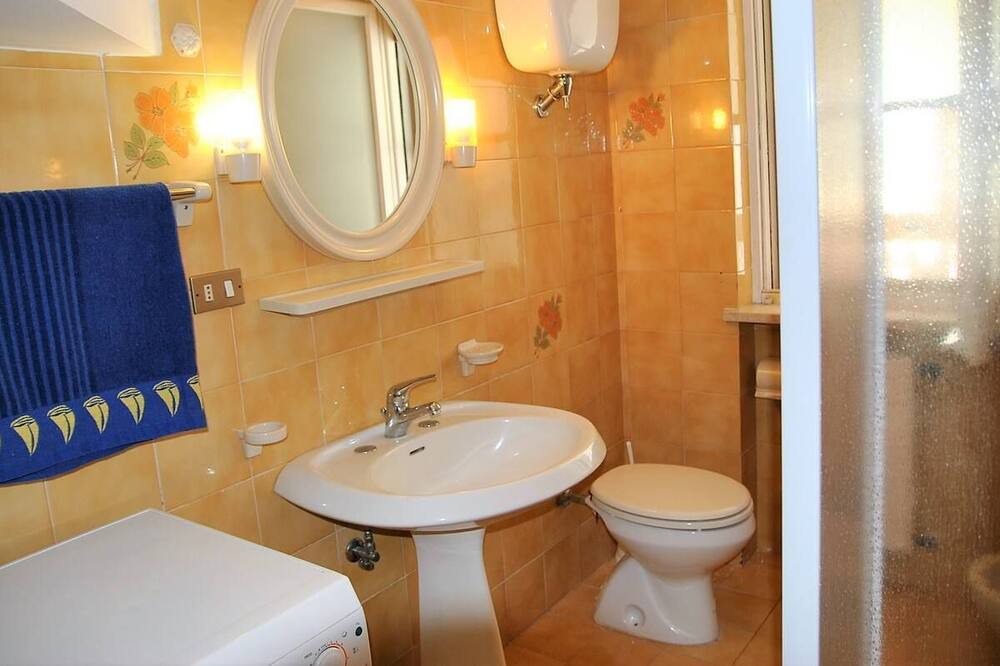 Photo of Bathroom in Sperlonga