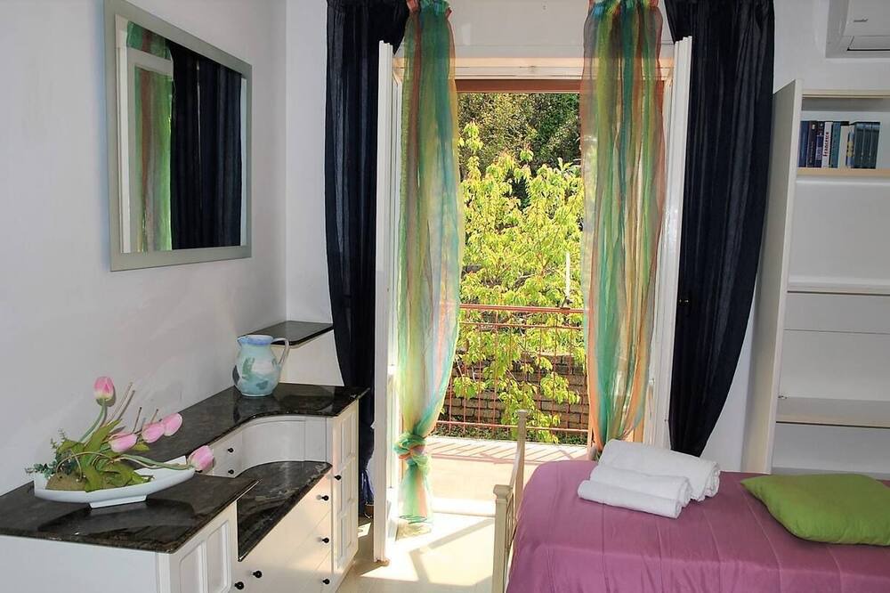 Photo of Bedroom in Sperlonga