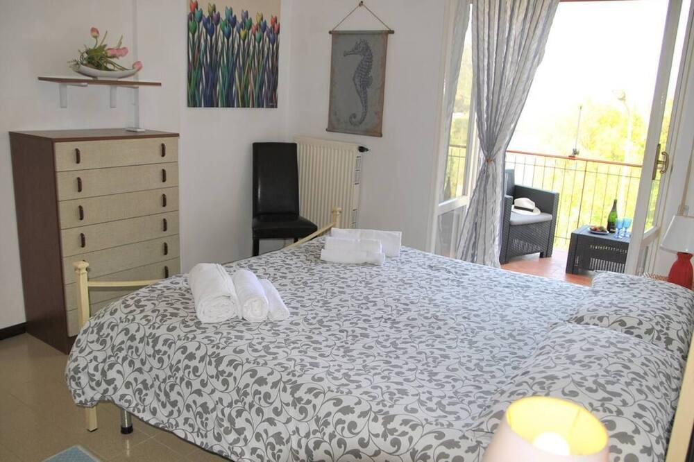 Photo of Bedroom in Sperlonga