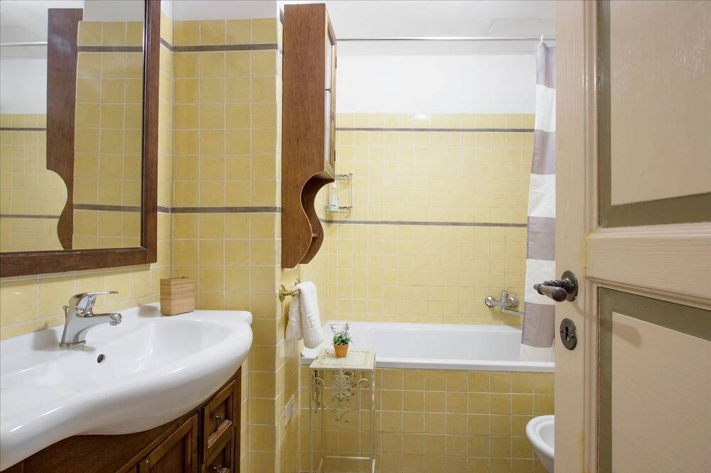 Photo of Bathroom in Testaccio