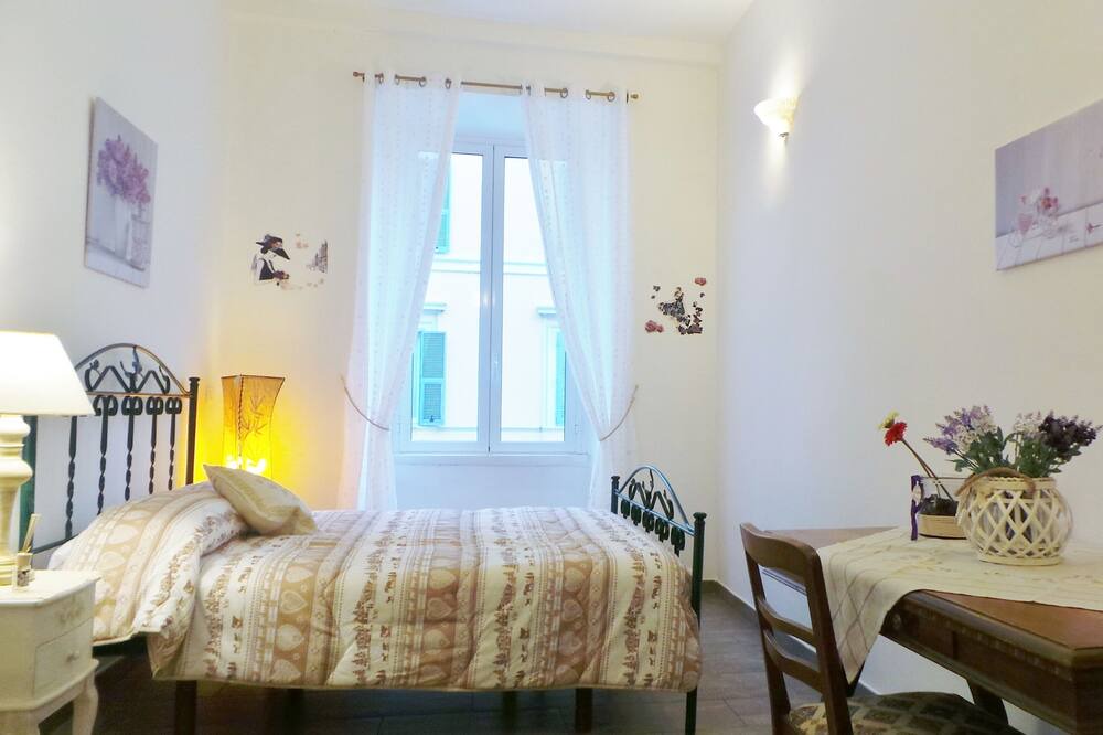 Photo of Bedroom in Testaccio