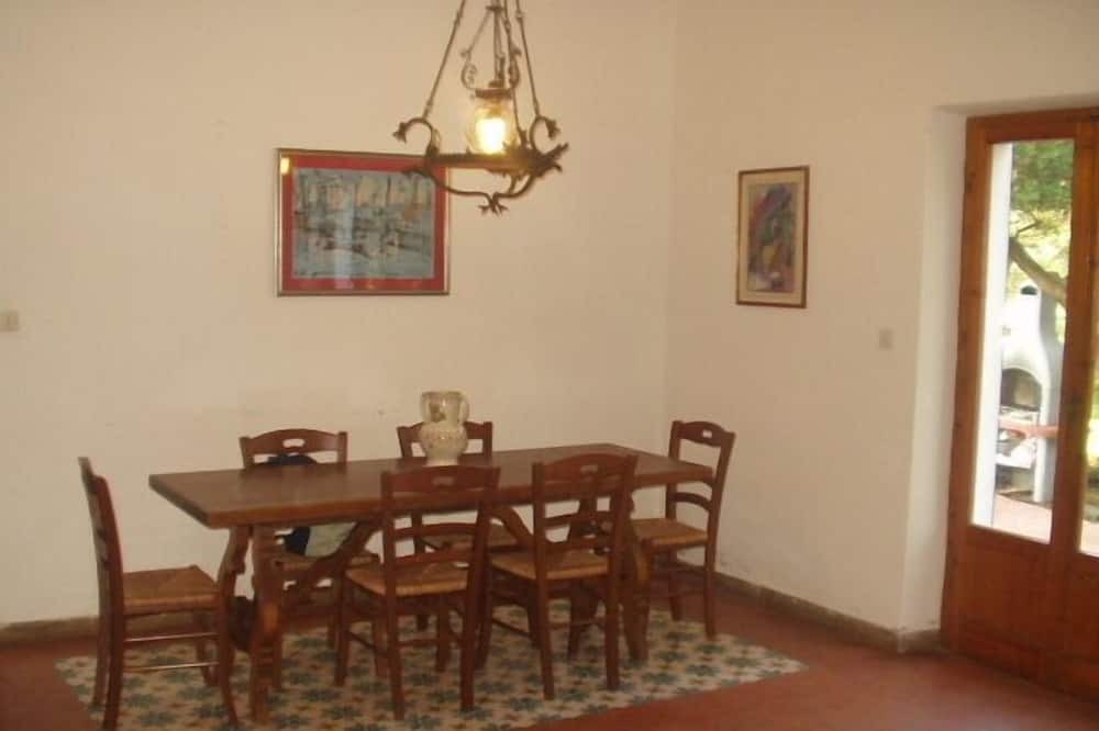 Photo of Kitchen in Saline Sadun