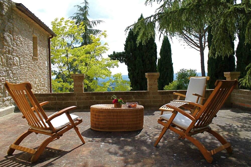 Photo of Patio Balcony in Baschi
