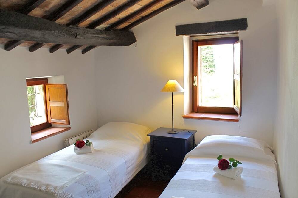 Photo of Bedroom in Baschi