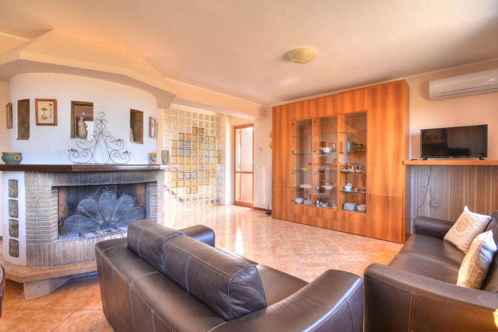Photo of Livingroom in Syracuse