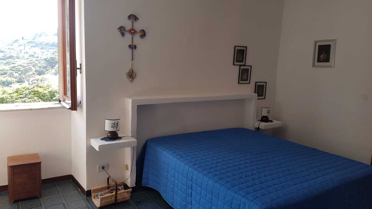 Photo of Bedroom in Le Forna